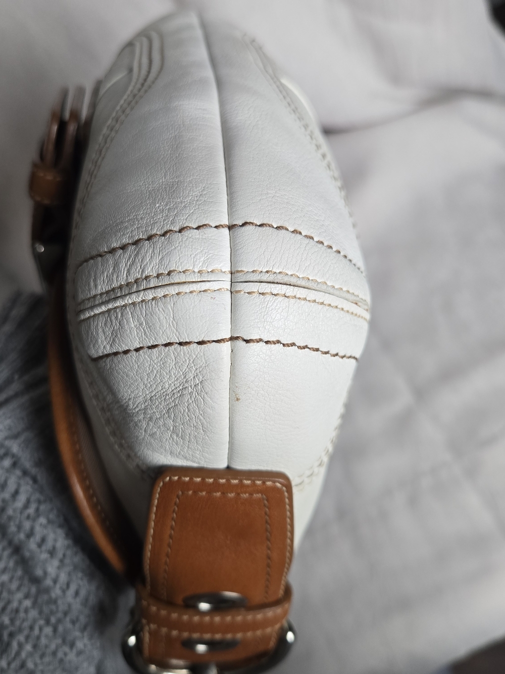 Vintage Coach Small Soho Cream & Cognac Leather Shoulder Bag - Picture 5 of 13